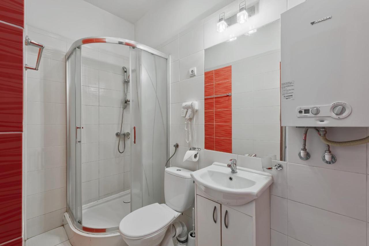 70S Guest Room Краков Экстерьер фото